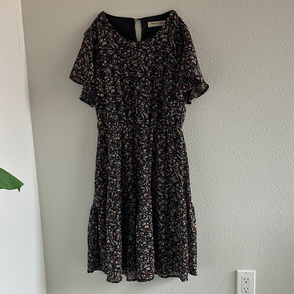 Chic Black Floral Midi Dress